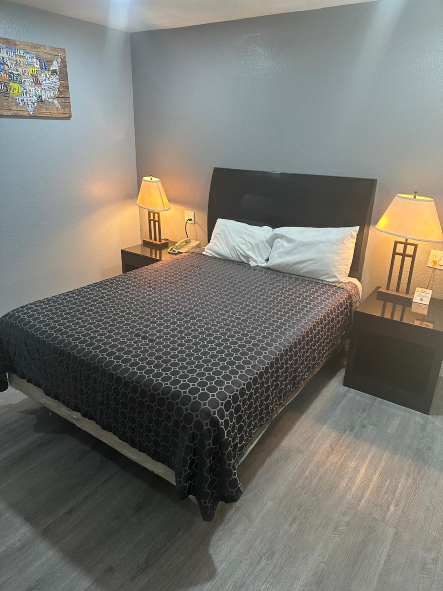 באטונווילו Econo Lodge I-5 At Rt 58 מראה חיצוני תמונה